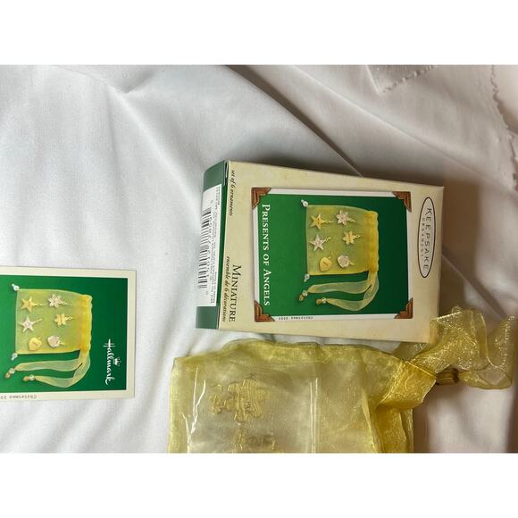 Hallmark Keepsake Ornaments 2003 Presents of Angels Miniatures Gold Christmas - Picture 2 of 3